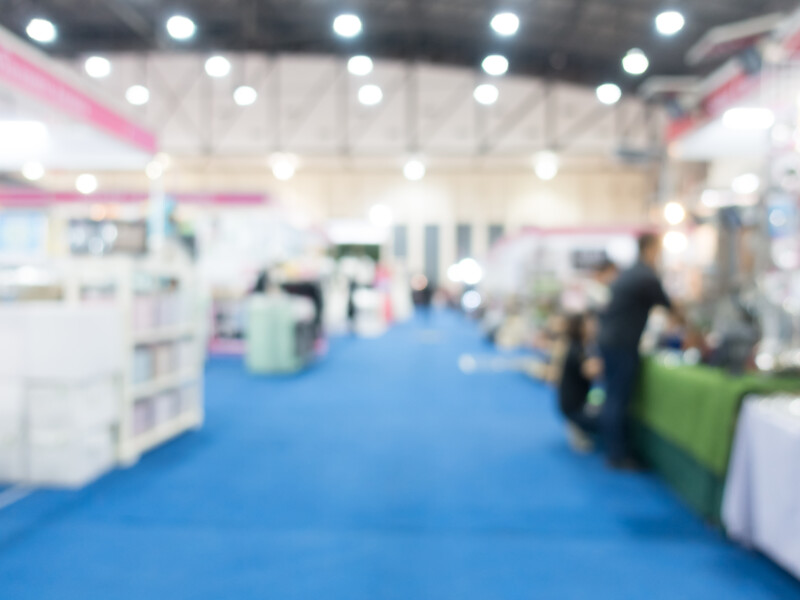 abstract-blur-shopping-mall