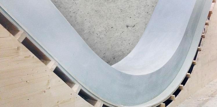 Tic Tric Trac alkus® solid plastic panels may – in contrast to timber – be easily bent and shaped. They are manufactured endlessly and may be welded together seamlessly. The result: flawless and seamless finished parts.