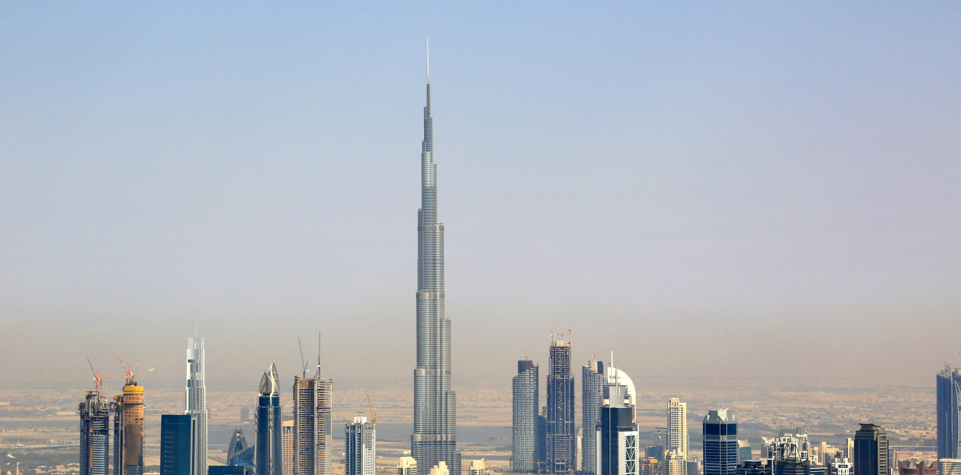 Dank der alkus® Vollkunststoffplatte konnten 153 Stockwerke des höchsten Gebäudes der Welt ohne Plattenwechsel geschalt werden. 