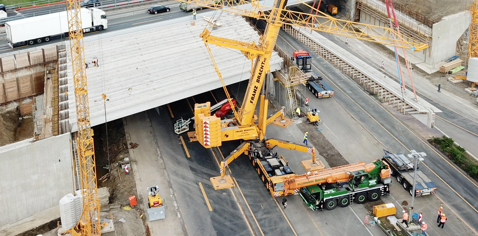 replacement bridge Construction of the temporary bridge at motorway junction Lotte/Osnabrück, © Rekers Betonwerk GmbH & Co. KG