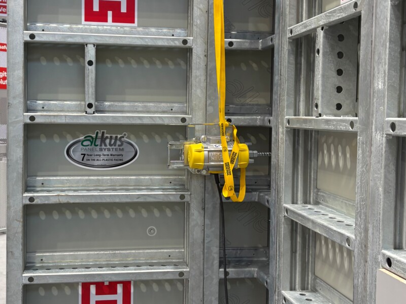 MANTO Rahmen mit alkus® Platten auf der bauma 2025. | © Hünnebeck
