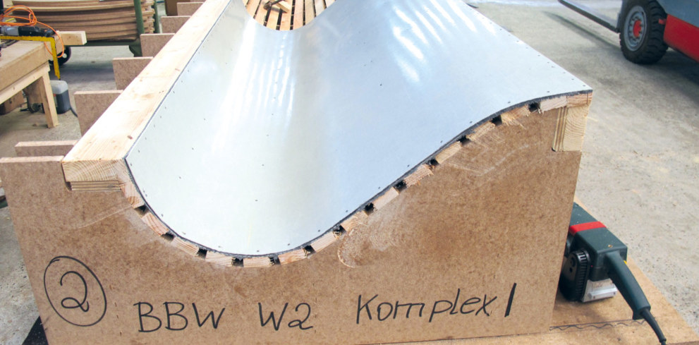 alkus Wu Wien One of the outstanding features of alkus® GM6 solid plastic panels is that they adapt to shapes and substructures effortlessly – a key benefit for the LLC with its complex forms and geometries.