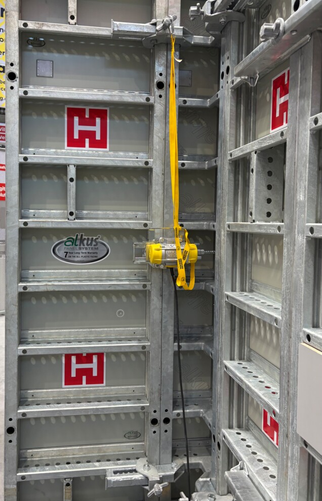 DE MANTO Rahmen mit alkus® Platten auf der bauma 2025. | © Hünnebeck