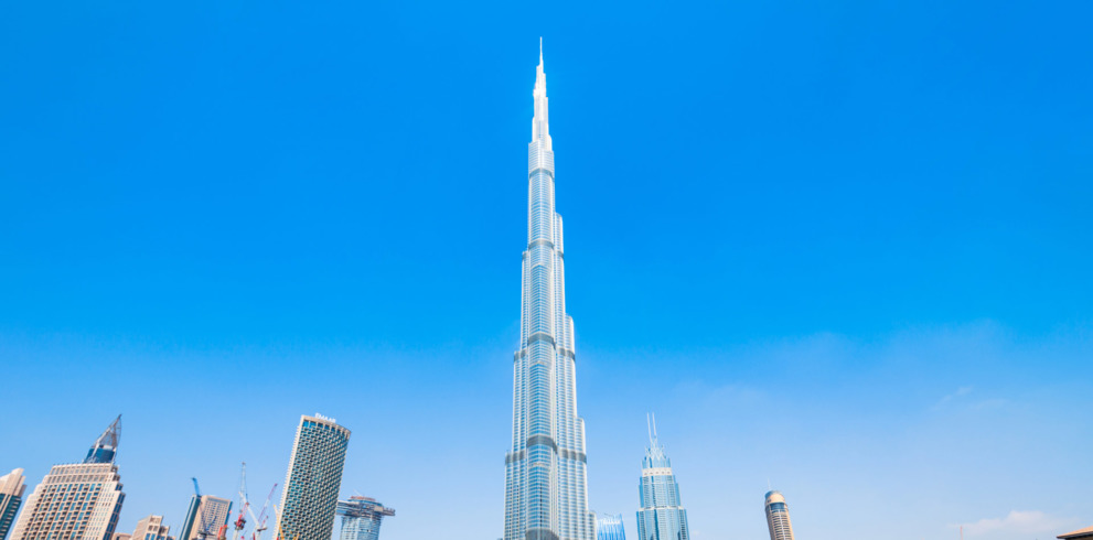 alkus Burj Khalifa Dank der alkus® Vollkunststoffplatte konnten 153 Stockwerke des höchsten Gebäudes der Welt ohne Plattenwechsel geschalt werden.