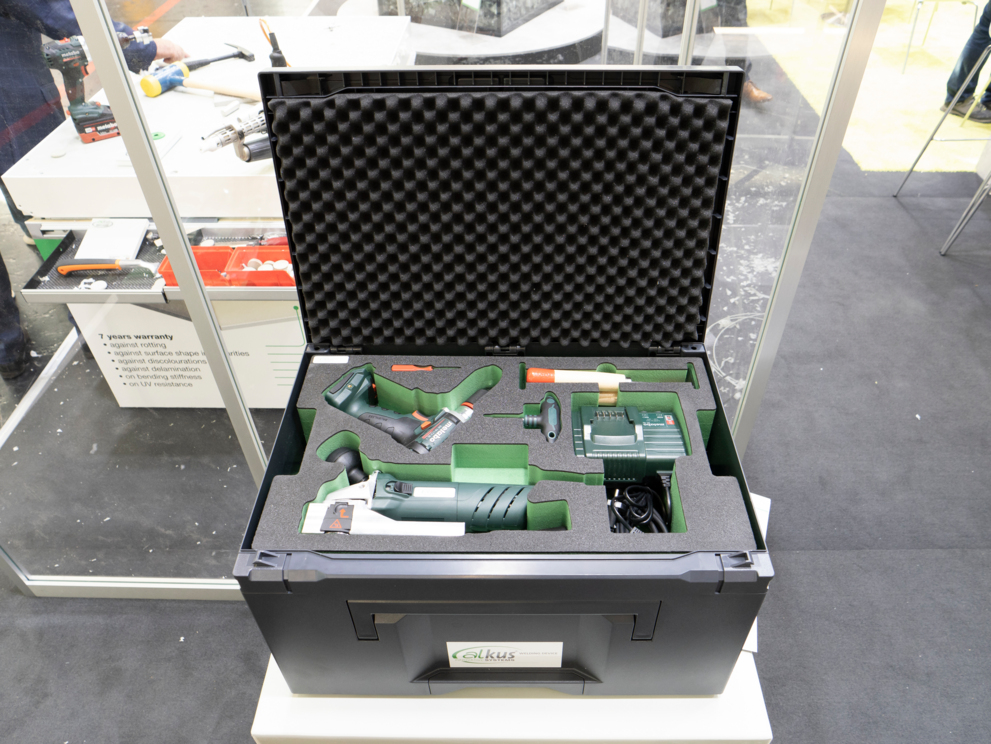 The new light version of the alkus® repair kit was unveiled for the first time at bauma 2022 The new light version of the alkus® repair kit was unveiled for the first time at bauma 2022 | © alkus AG/Jens Ellensohn
