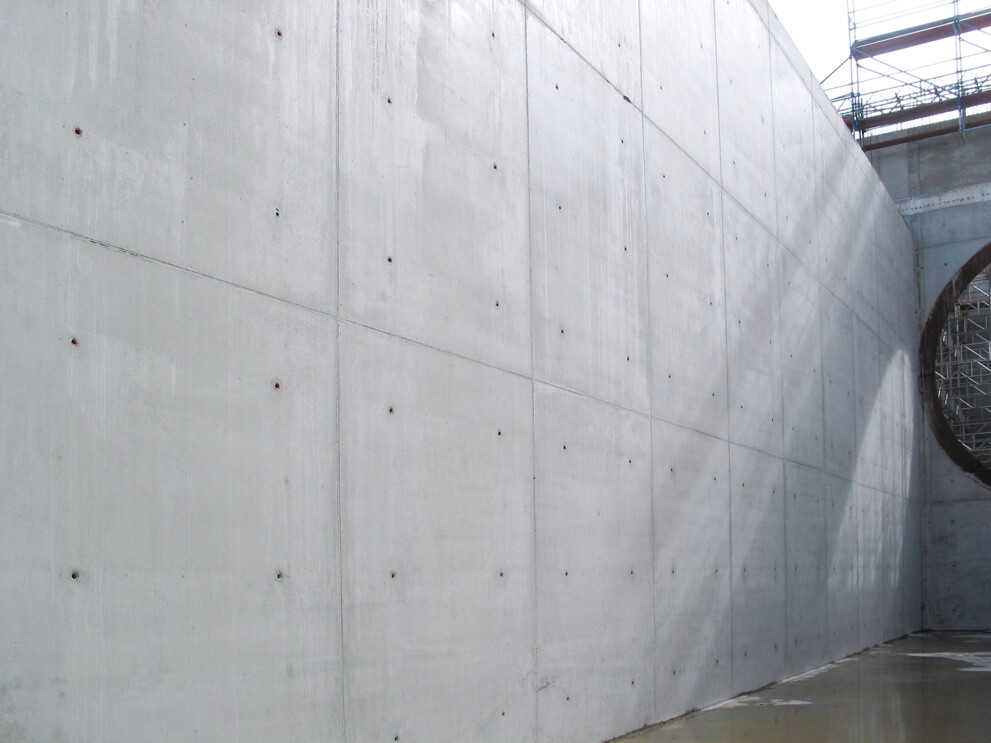 Top quality exposed concrete thanks to alkus® solid plastic panels